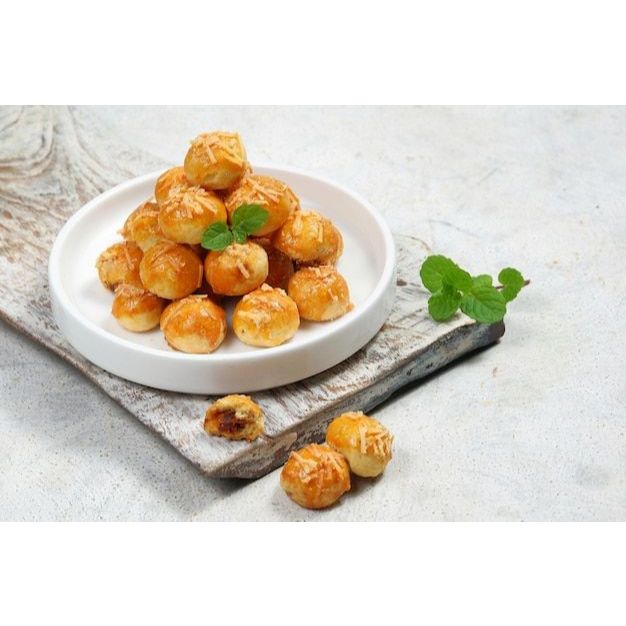 

Nastar Isi Nanas Toping Keju Toples Ukuran 250 - 500 gr | Kue Lebaran Nastar Isi Selai Nanas