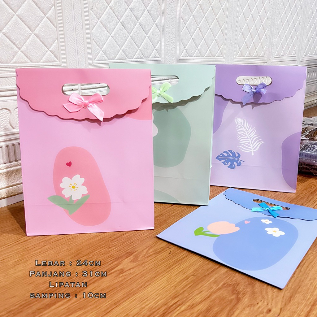 

paperbag motif model tutup 24x31x10/ paperbag lucu / paperbag kado serbaguna