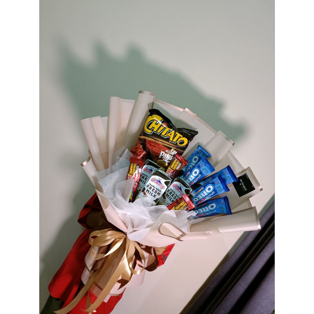 

Snack Bouquet | Buket Graduation | Gift Wisuda | Buket Murah Jember