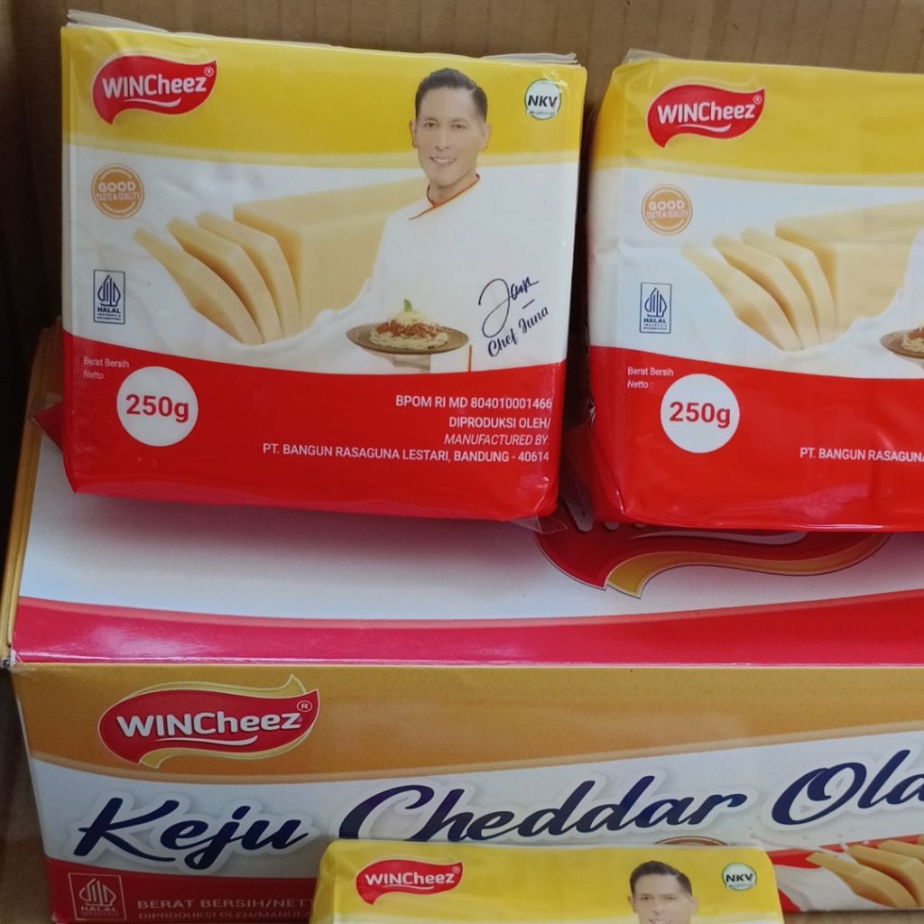 

Keju Wincheez 250 Gr / Keju Cheddar Olahan / Keju Balok Serut