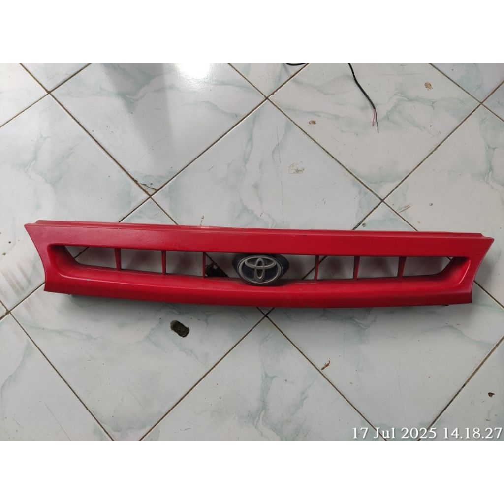 grill depan Toyota Starlet kapsul 95 up original