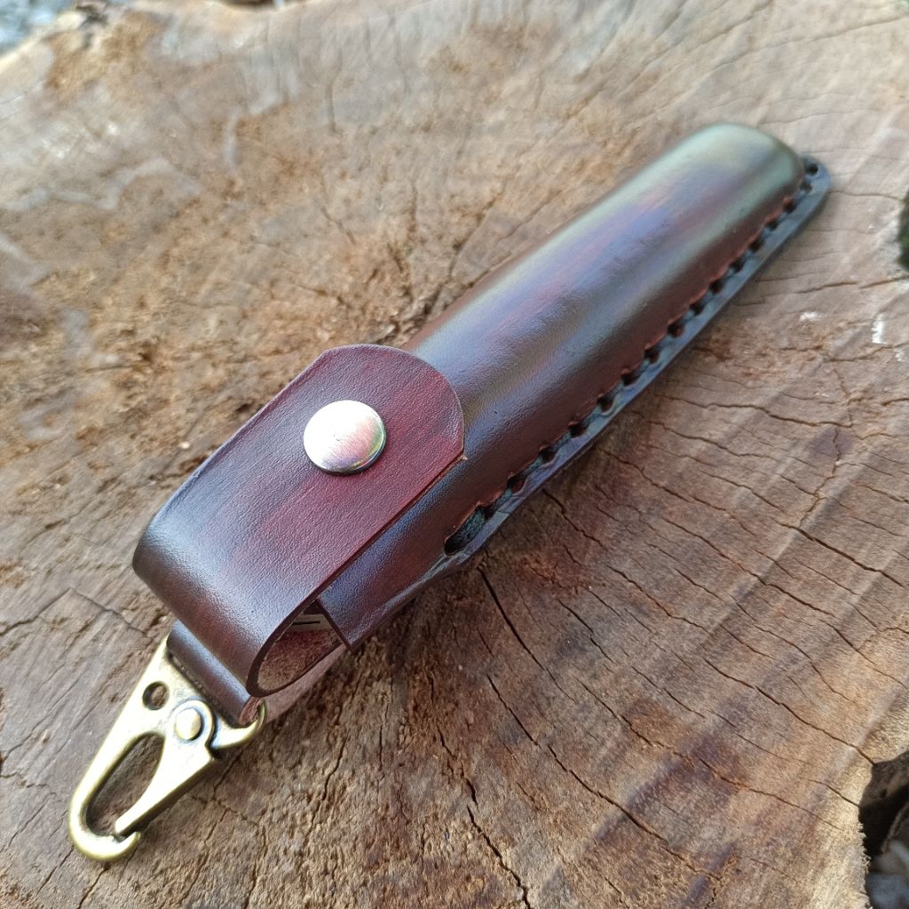 

sarung kulit tempat cutter besar ukuran cutter 15cm/2,8cm