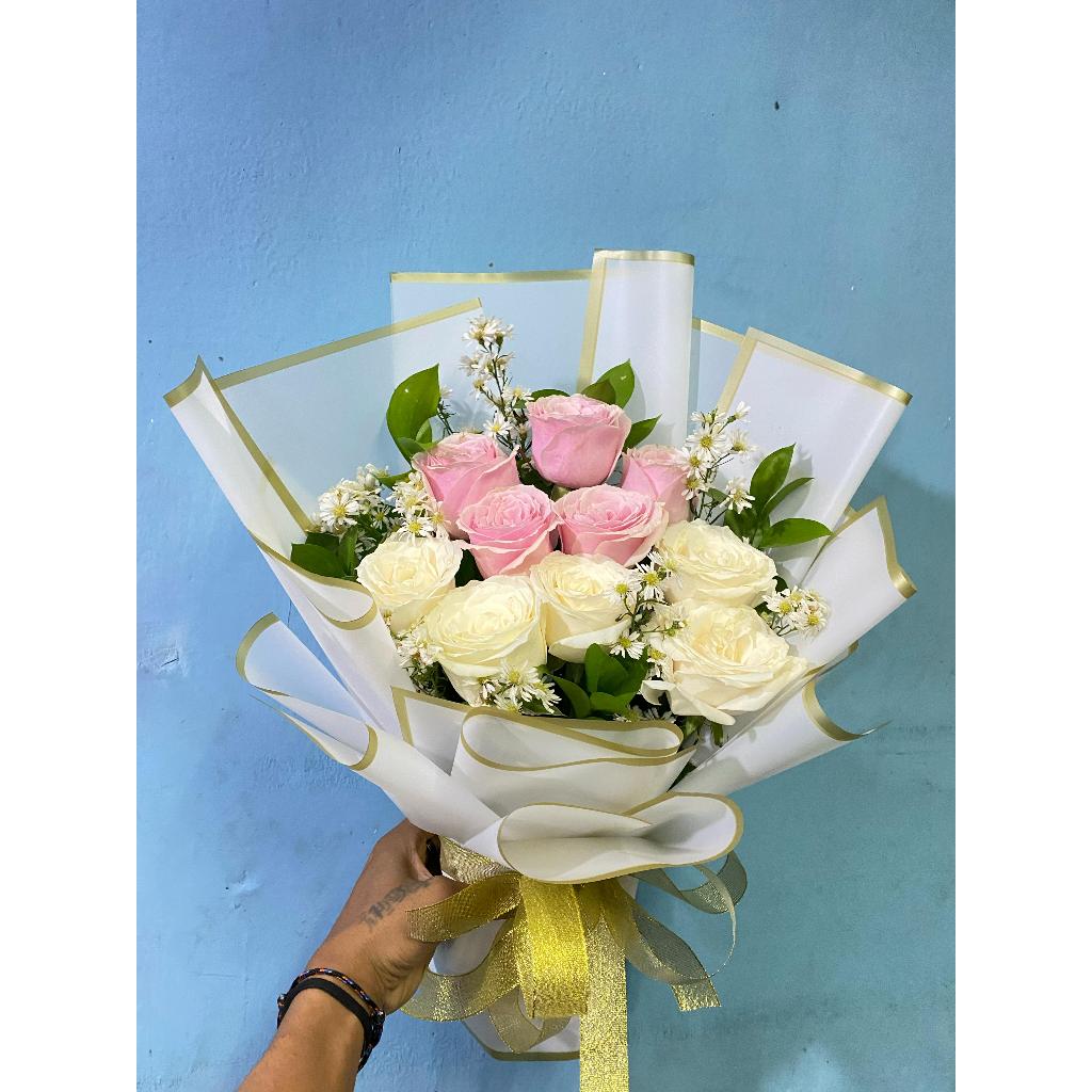 BUKET BUNGA - BUKET BUNGA SEGAR - HAND BOUQUET - BUKET LAMARAN WISUDA