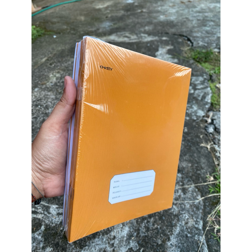 

BUKU TULIS SAMPUL COKLAT merk Okey 1pack isi 10pcs | Buku tulis murah | Buku tulis sampul coklat