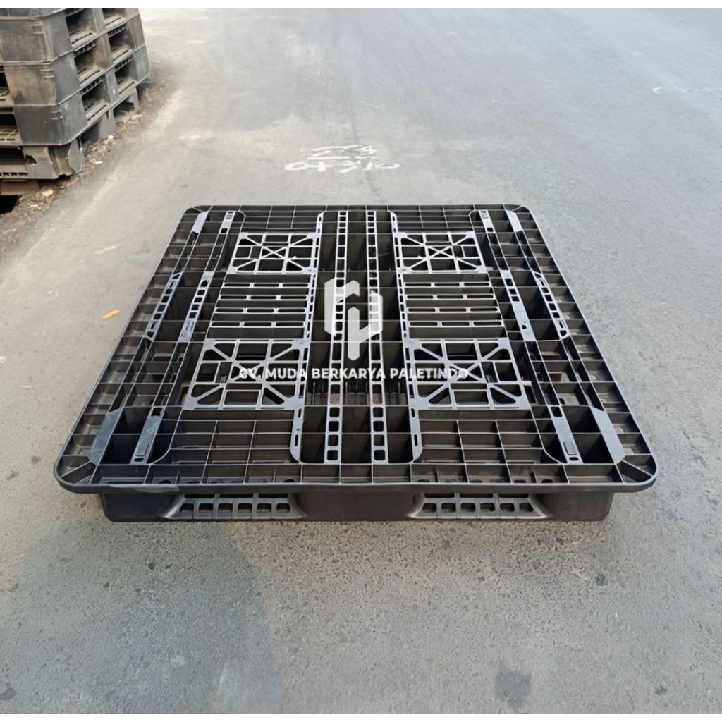 

palet plastik ukuran 130x110x15 / pallet plastik second