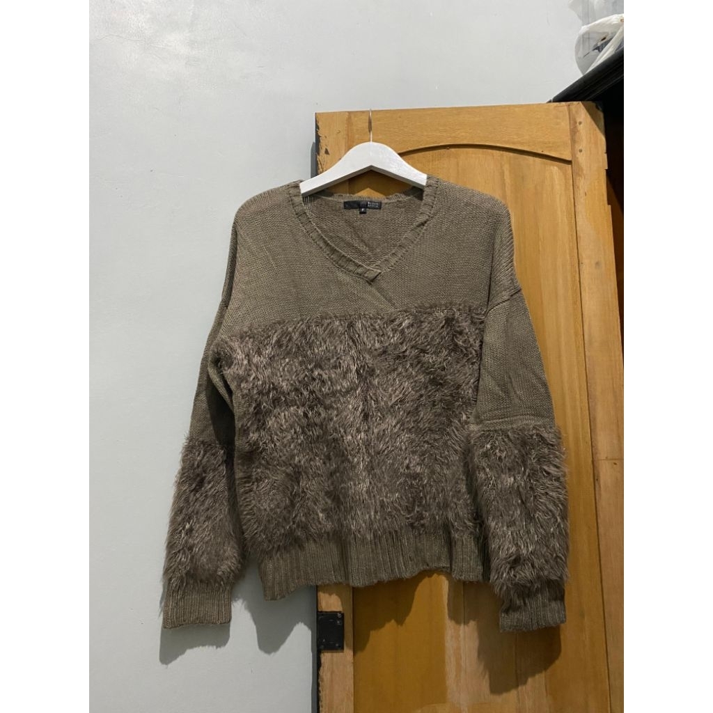 Preloved Sweater Bulu