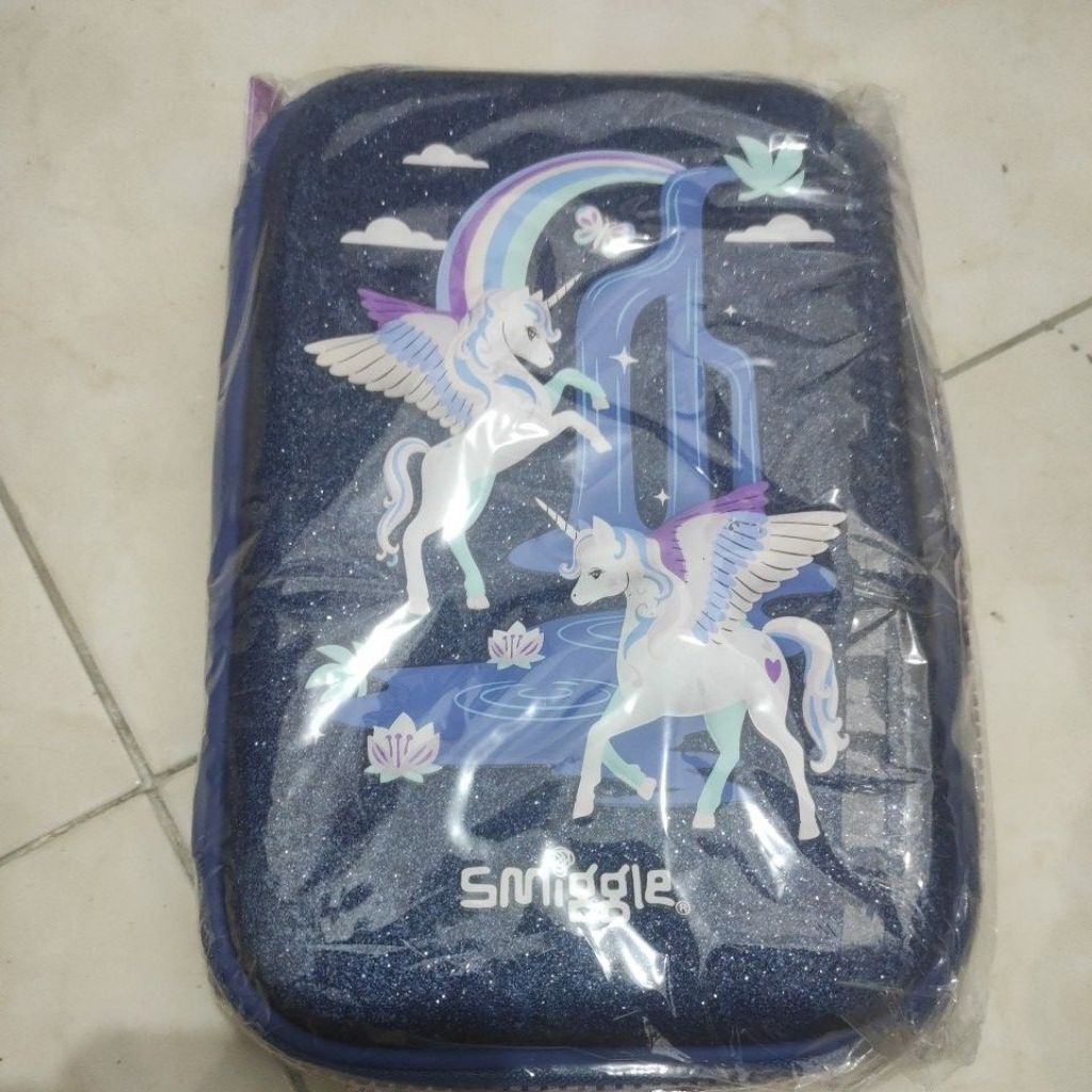 

tempat pensil 15 x 22cm