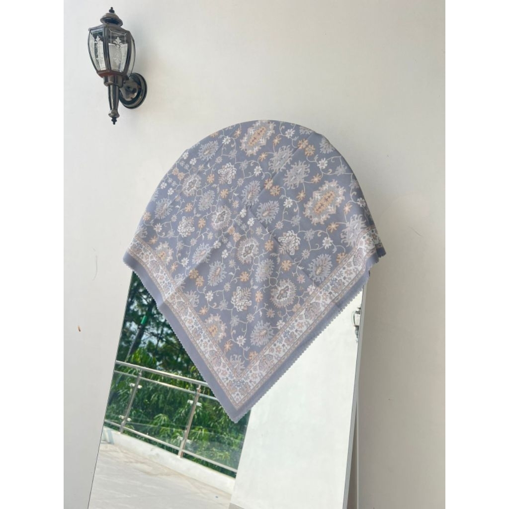 Sublim Jilbab Motif Segi Empat 130 × 130