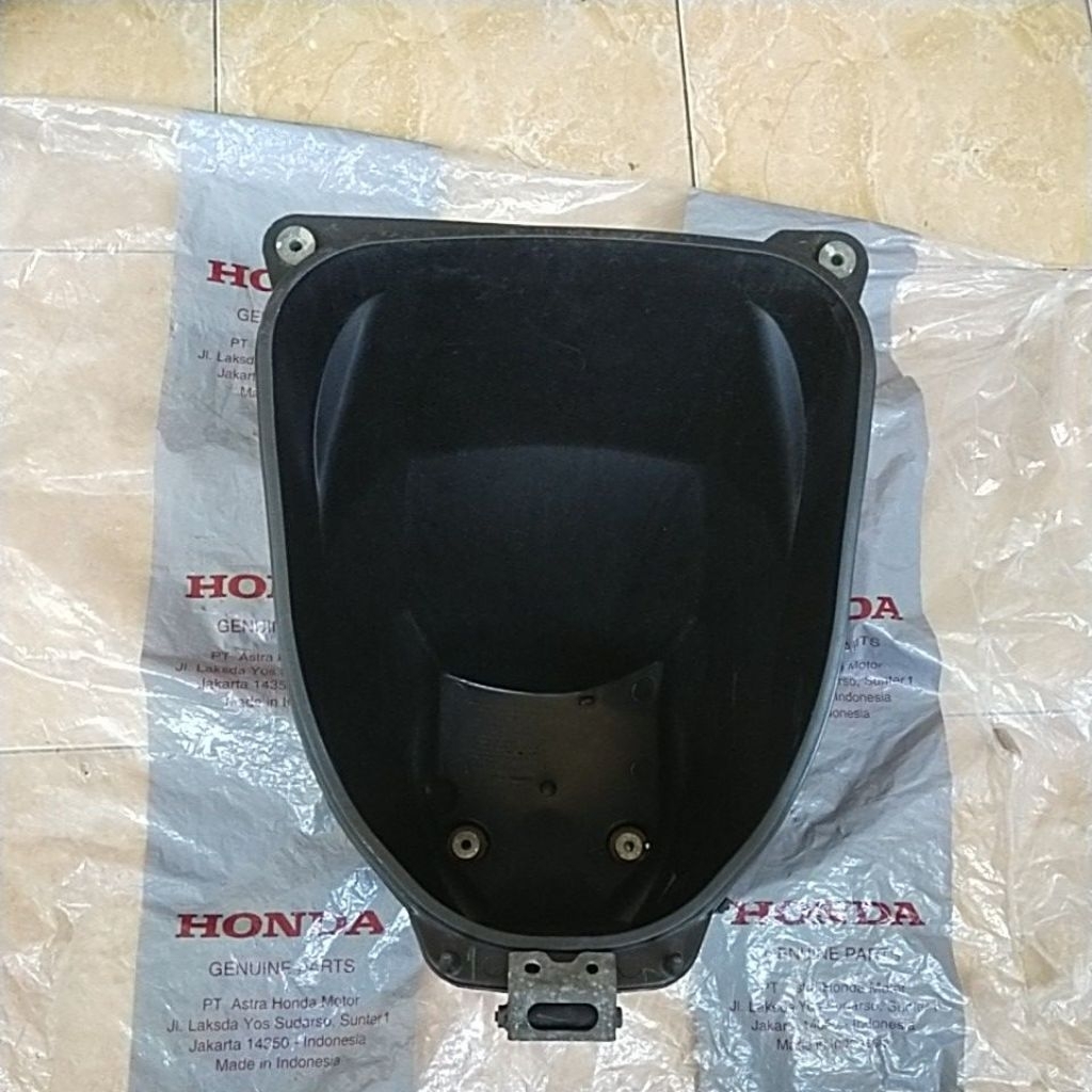bok bagasi 8125A KYZ 900 Supra 125 helm in Original AHM