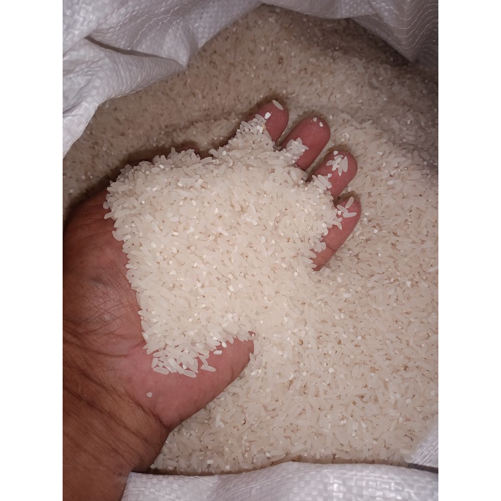 

beras inbrida super,, hasil panen sendiri.