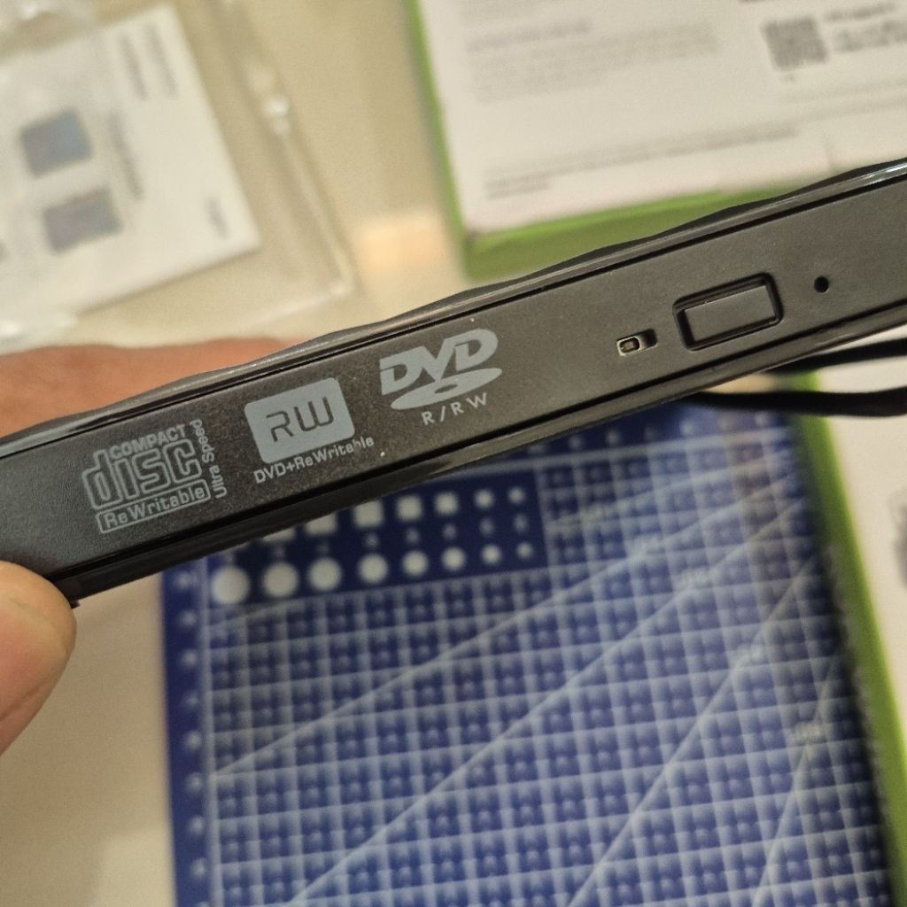 DVD RW EKSTERNAL USB