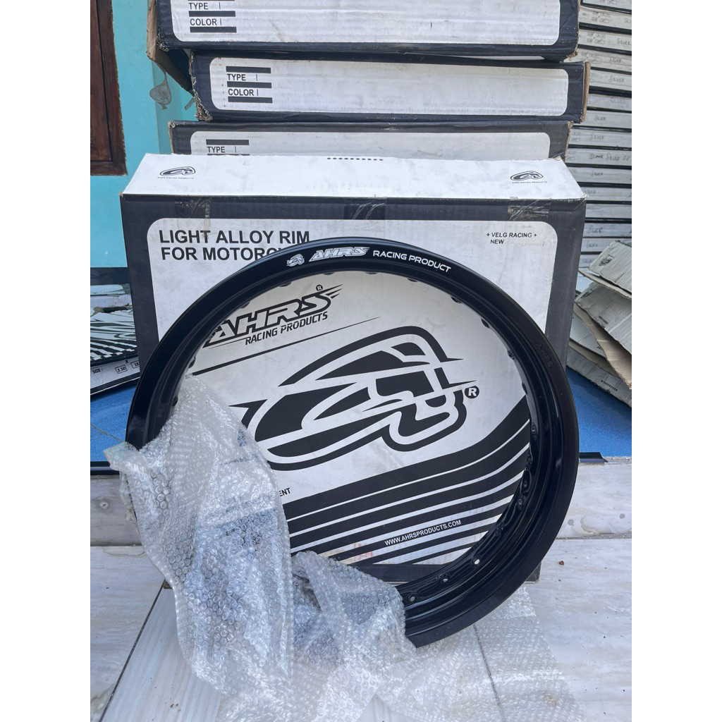 velg AHRS black ring 17 uk 3.00 hole 28