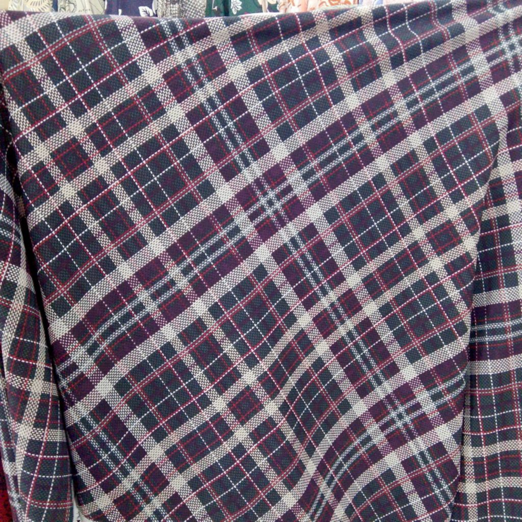 Kain Flanel Motif Kotak Tartan Hitam Abu Merah – Bahan Tebal untuk Kemeja, Outer, dan Kerajinan - (H