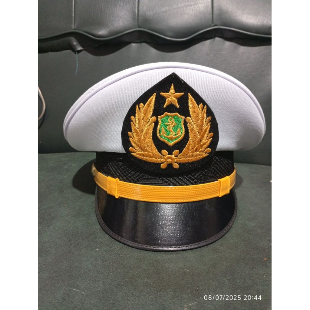 TOPI PET PELAYARAN MODEL BES EMBLEM HIJAU