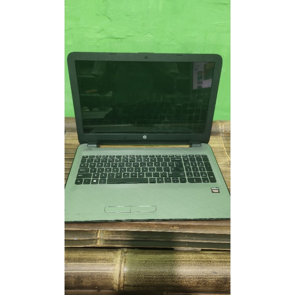 dijual Casing laptop Hp15-AF109AX set masih mulus bagus 400rb sama keyboard