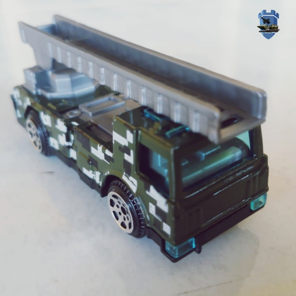 Miniatur Truk Zeni Konstruksi Militer
