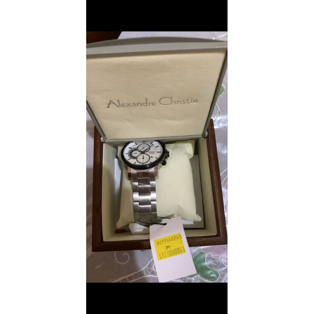 Jam cowok Alexander Christie