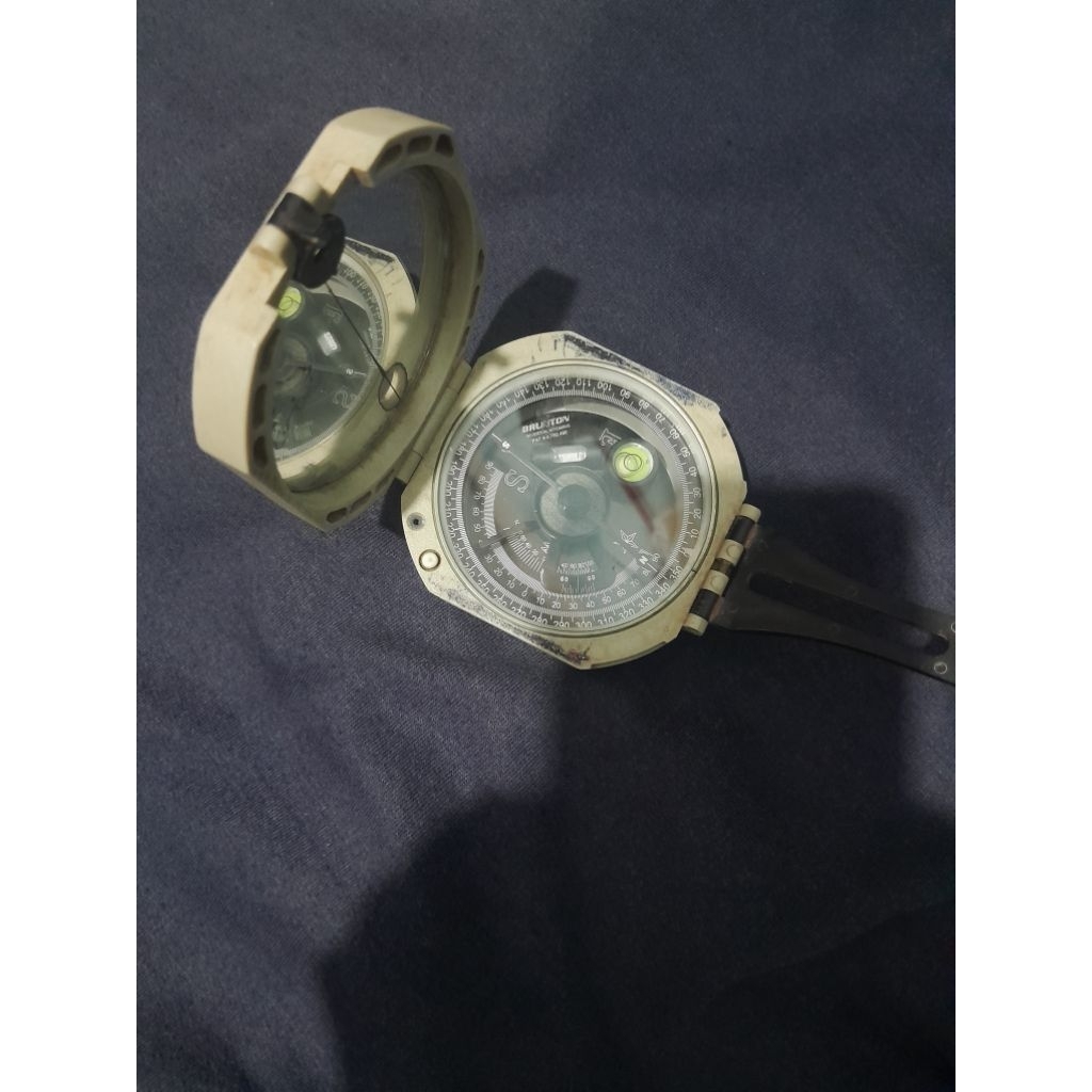 Kompas Brunton Geologi