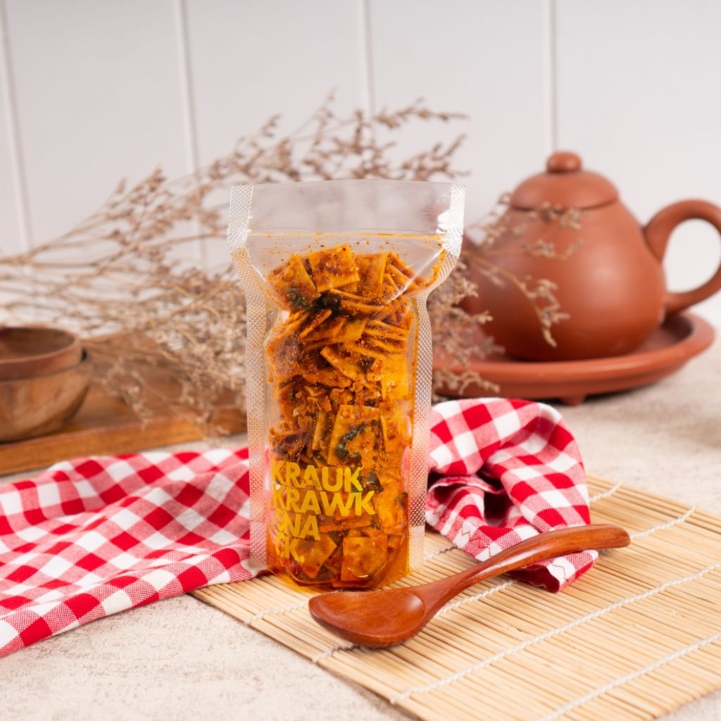 

Pangsit goreng pedas gurih daun jeruk 100 gr