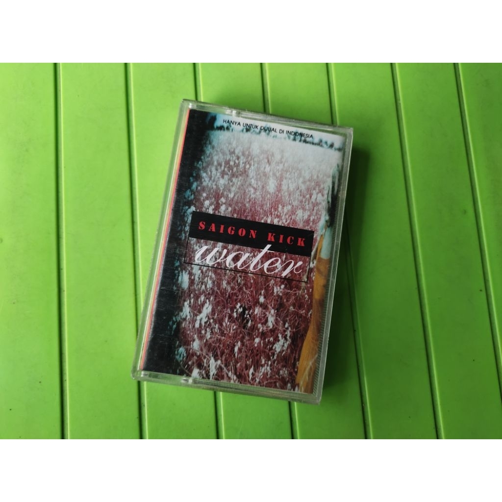 Kaset pita Saigon kick Water
