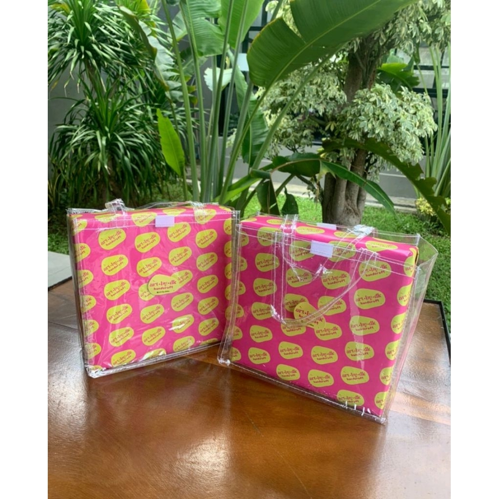 

Tas mika P20 T20 L10 + Perekat tas Souvernir oleh oleh