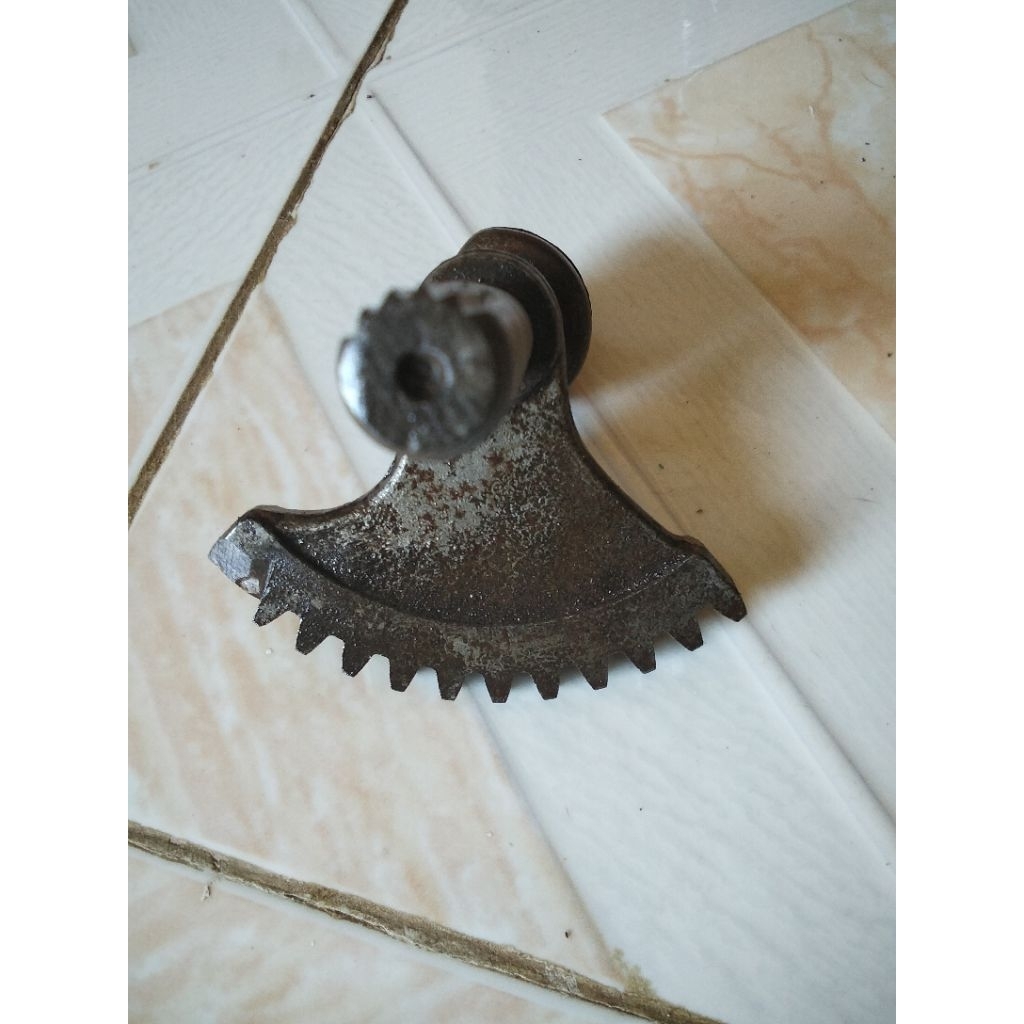 Gigi kampak vespa super seprin bekas copotan