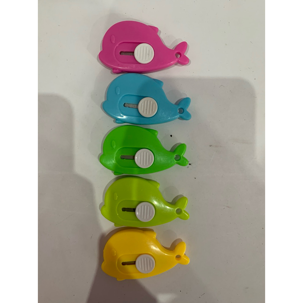 

Cutter mini ikan dolphin
