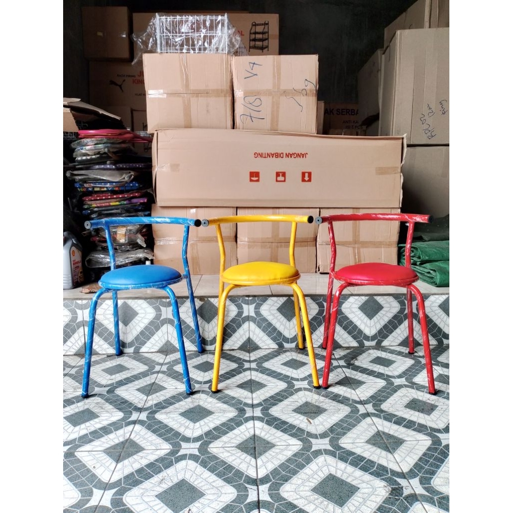 kursi cafe sandar pipa