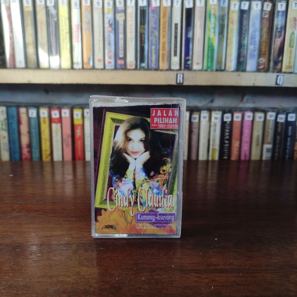 Kaset Pita Cindy Claudia Kunang Kunang