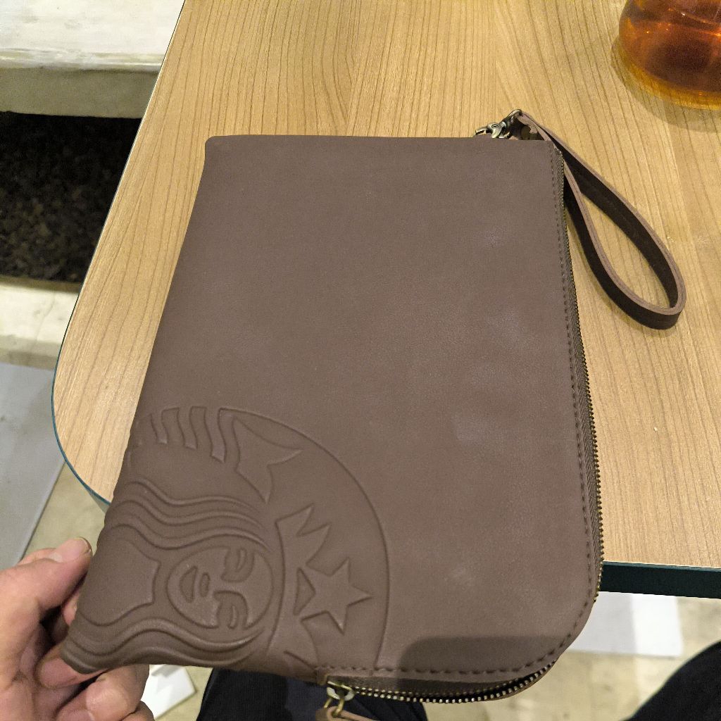 

Planner Starbuc. dan cover ori 2020 kondosi belum dipakai