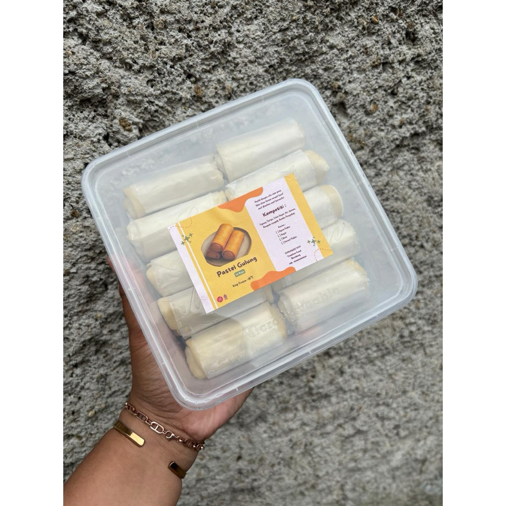 

PASTEL GULUNG ISI AYAM SUWIR