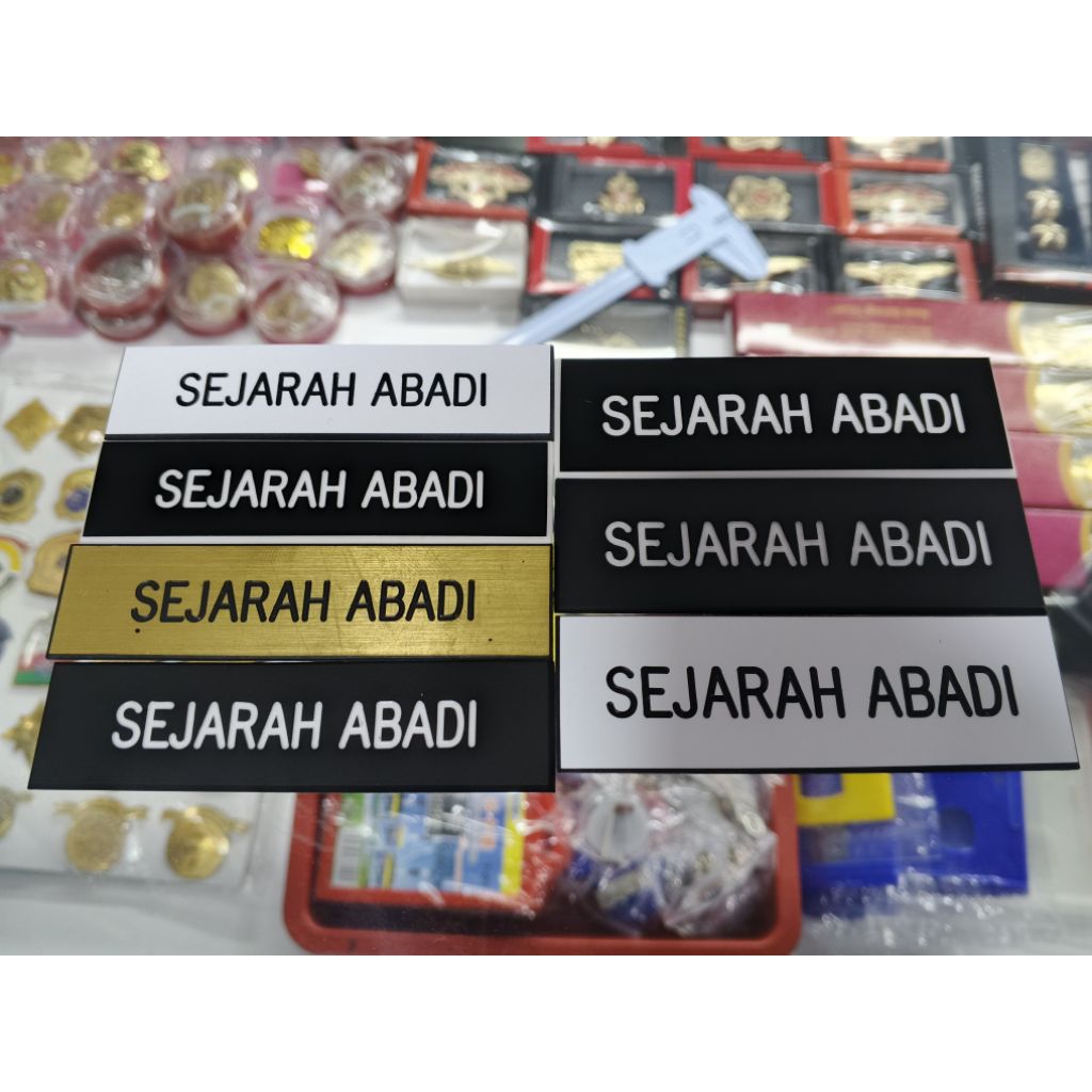 

papan nama / name teg bahan akrilik