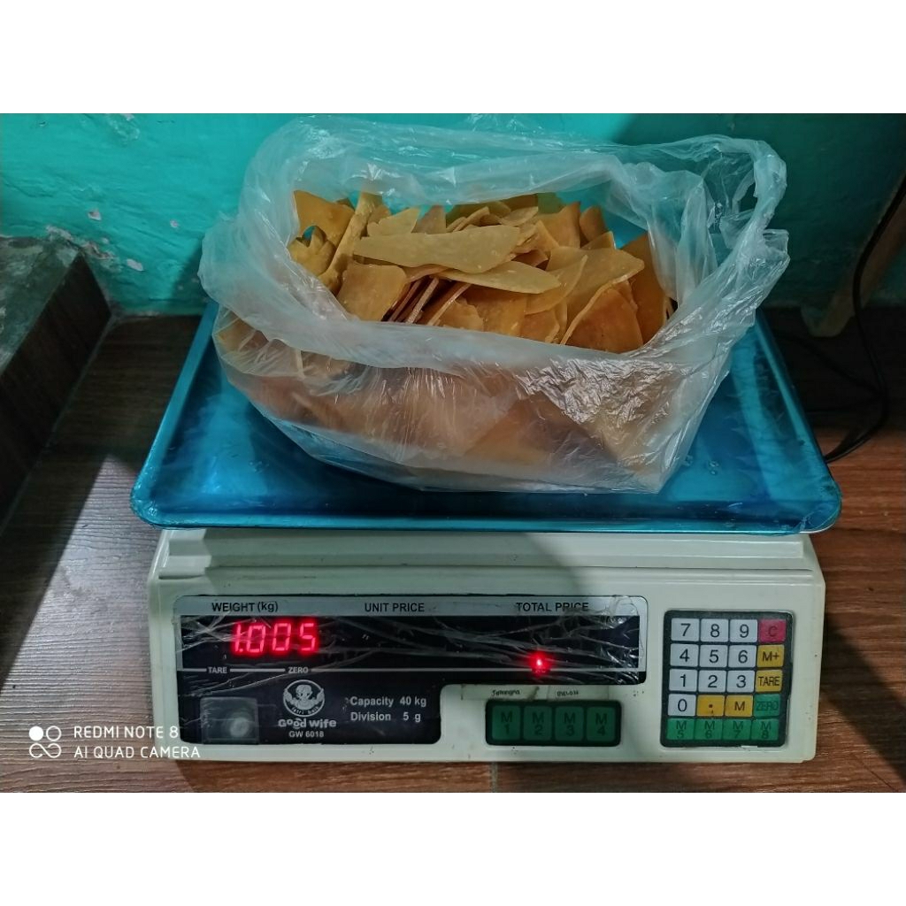 kerupuk udang mentah patahan