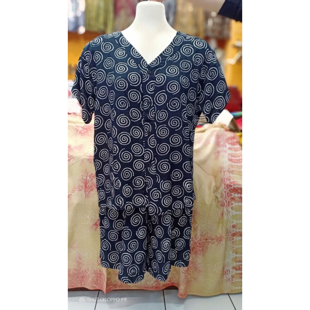 Bakul batik, stelan celana pendek