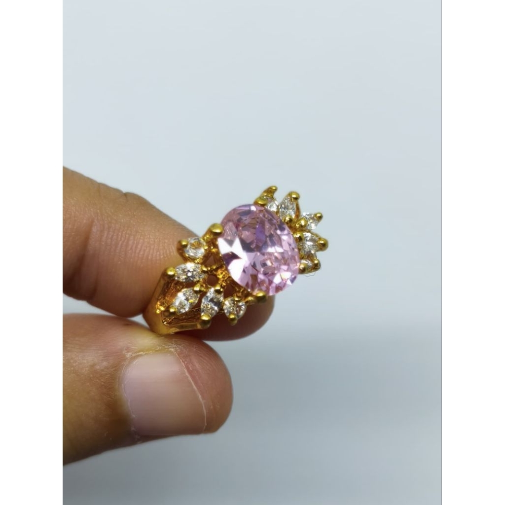Cincin Xuping Elegan Wanita Warna Gold Batu Diamond Cutting Pink 8mmx10mm