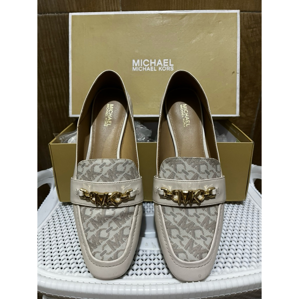 [Preloved] Sepatu Wanita | Sepatu Tiffanie Loafer Signature - Vanilla