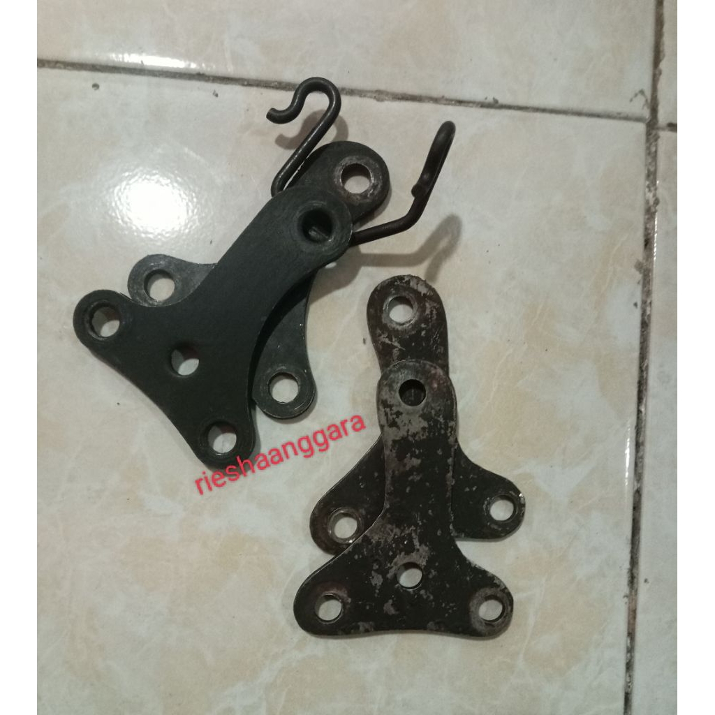 breket dudukan mesin pangkon mesin atas mega pro gl pro