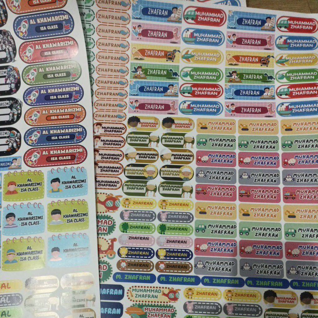 

STIKER LABEL NAMA, NAME TAG, STIKER NAMA, STIKER KARAKTER, STIKER CUSTOM, NAMA SEKOLAH, STIKER BUKU, STIKER PENSIL