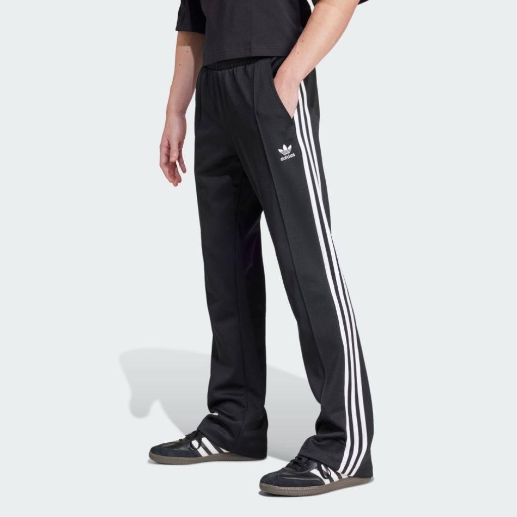 trackpants adidas europe