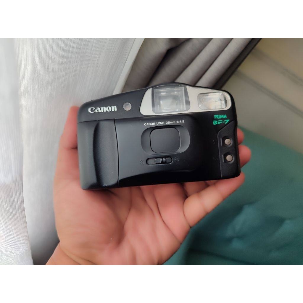 Kamera analog Canon Prima BF7 untuk pajangan koleksi