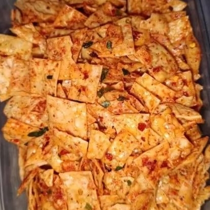 

Keripik Pangsit Pedas Daun Jeruk