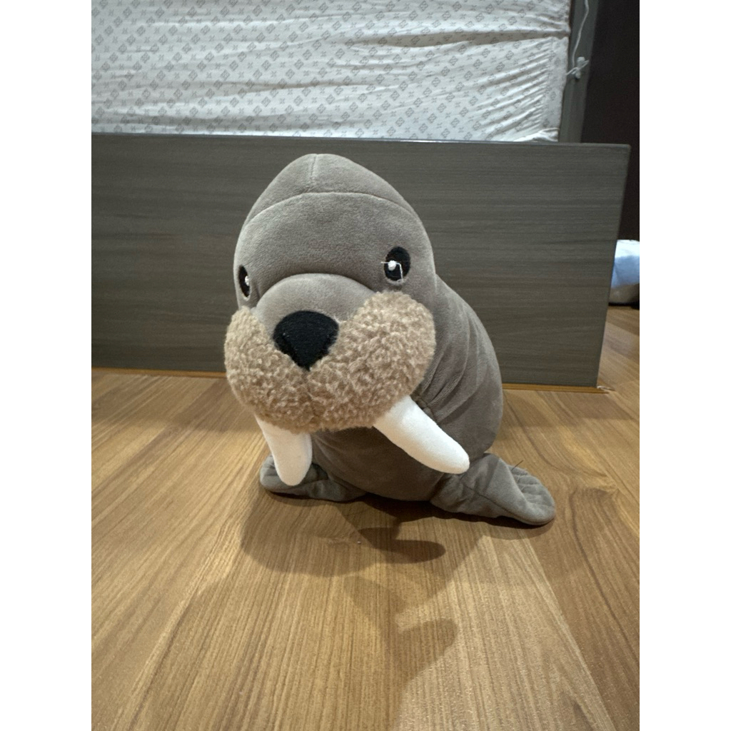 preloved boneka seal anjing laut miniso