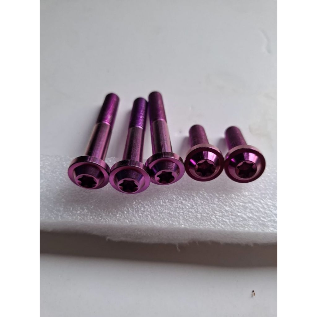 Baut titanium dudukan knalpot Nmax aerox