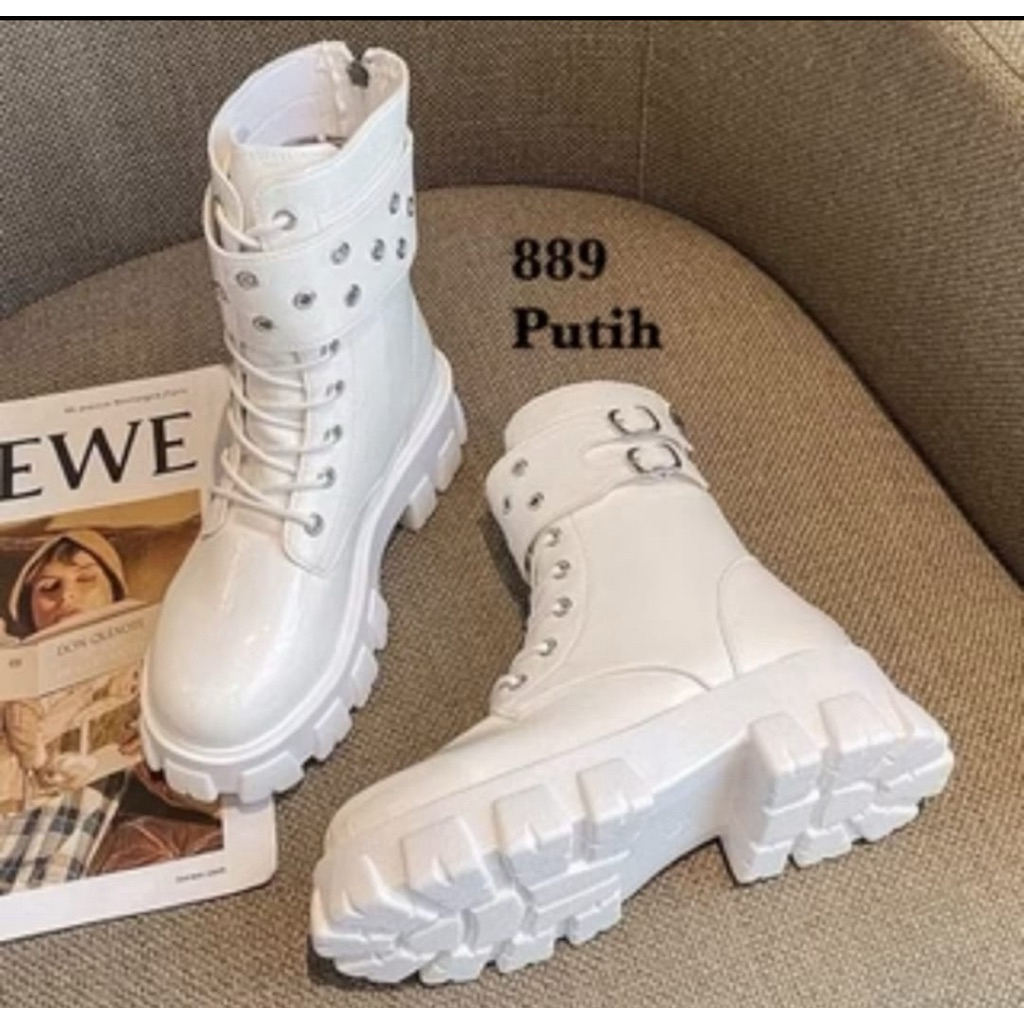 sepatu boot pendek