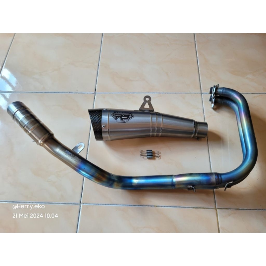 R9 H2 TITANIUM NINJA 250Fi Old