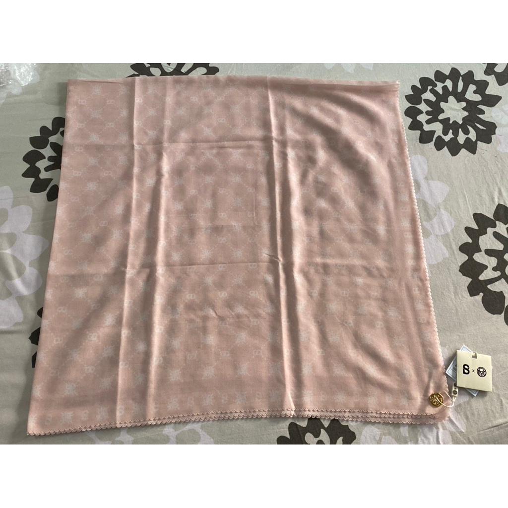 Blush Buttonscarves seri xanadu monogram voal baru dan siap kirim