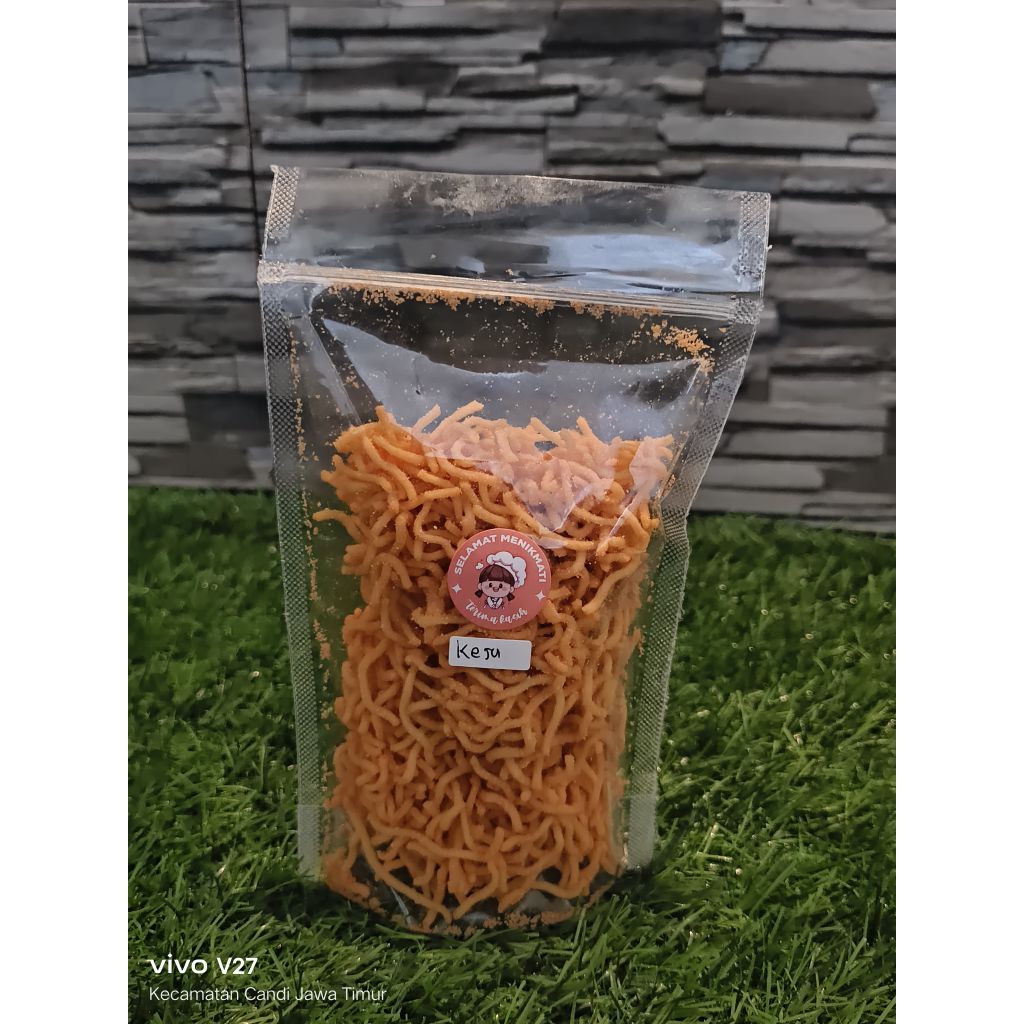

Mie Kremes dengan varian Rasa Keju