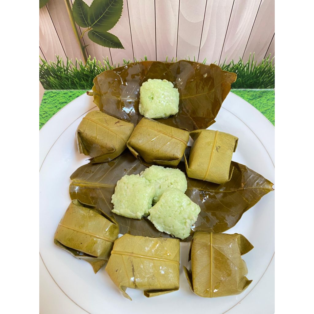 

Tape ketan putih khas kuningan isi. 16 pcs