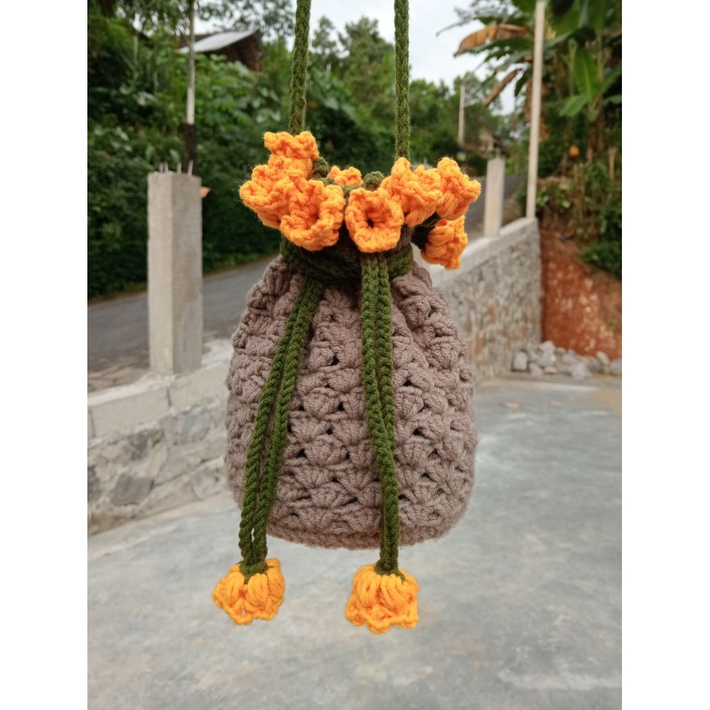 Tas Serut Buket Bunga Lily / Crochet Bucket Fowers Bag