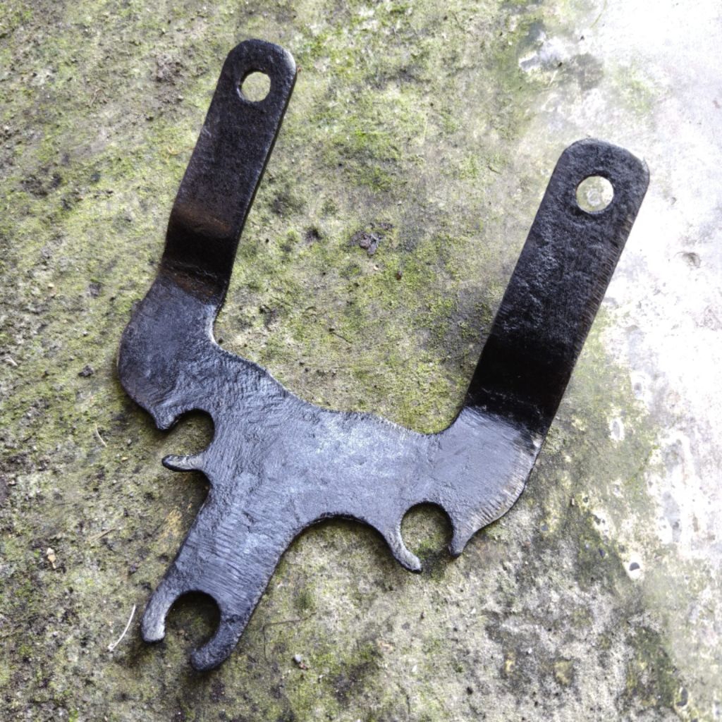 Breket dudukan speedometer thunder 125